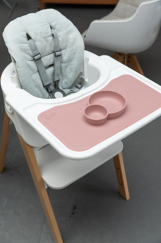 STOKKE STEPS kinderstoel met accessoires, Enlèvement, Comme neuf, Chaise évolutive, Ceinture(s)