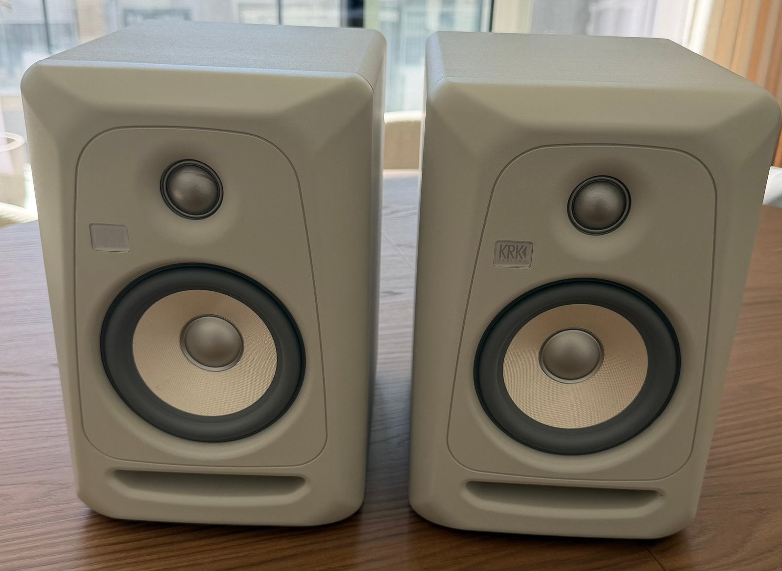 KRK Rokit RP5 G3 White Noise LTD, Audio, Tv en Foto, Ophalen, Studiomonitor, Inclusief kabels, Zo goed als nieuw