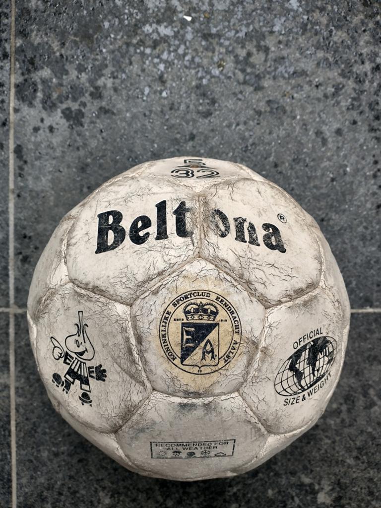 Eendracht Aalst lederen retro voetbal, Ophalen