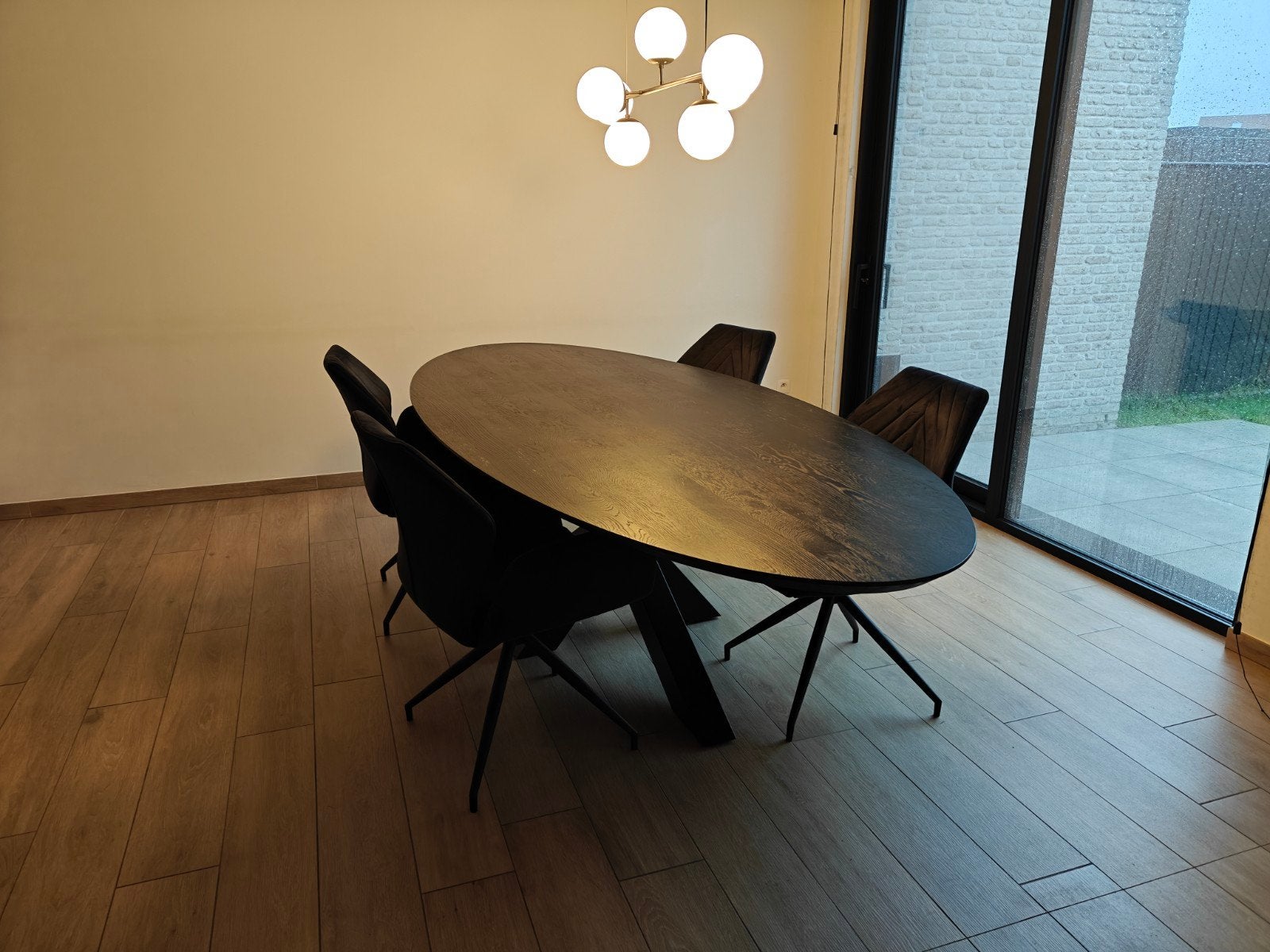 Belle grande table à manger en bois de teck avec 4 chaises, Maison & Meubles, Teck, Enlèvement, Utilisé, Ovale