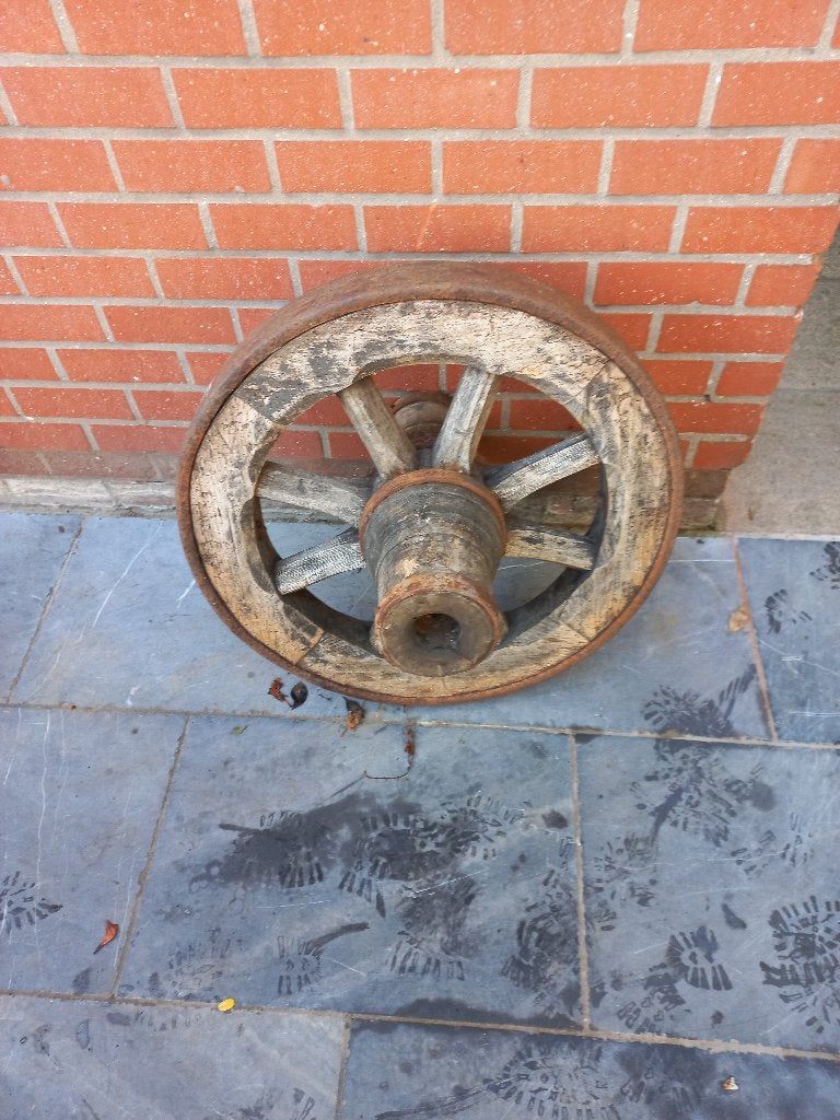 Oud zwaar  voorwiel  wagen  diameter   0.65 m, Ophalen, Gebruikt