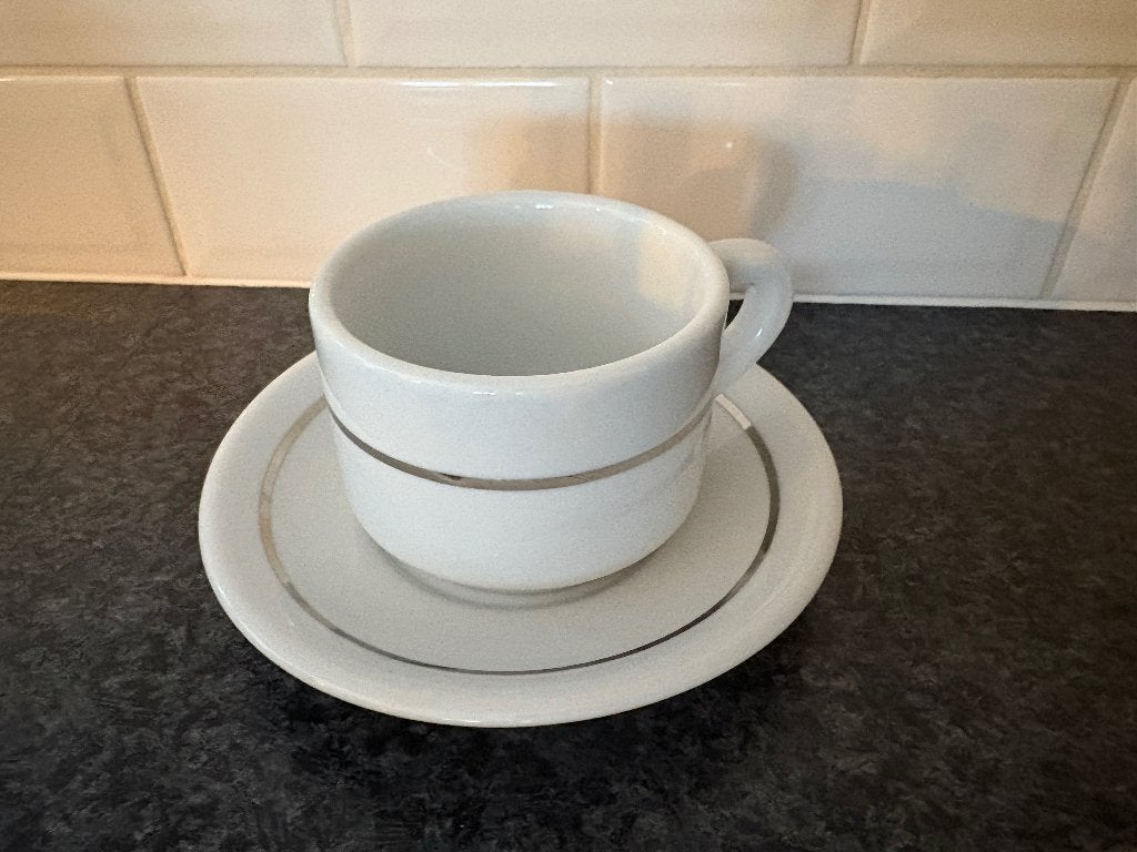Porcelaine d'hôtel : sacs et assiettes, Collections, Enlèvement, Comme neuf, Porcelaine, Tasse et/ou soucoupe