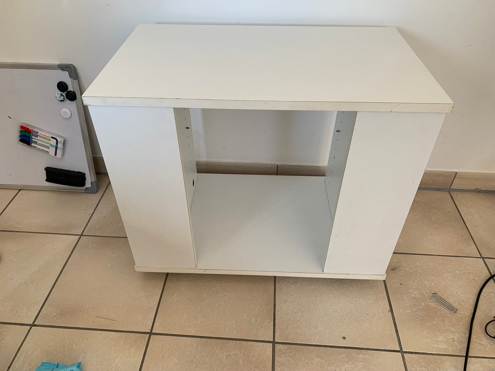 Table TV - Gratuit, Maison & Meubles, Enlèvement, Comme neuf
