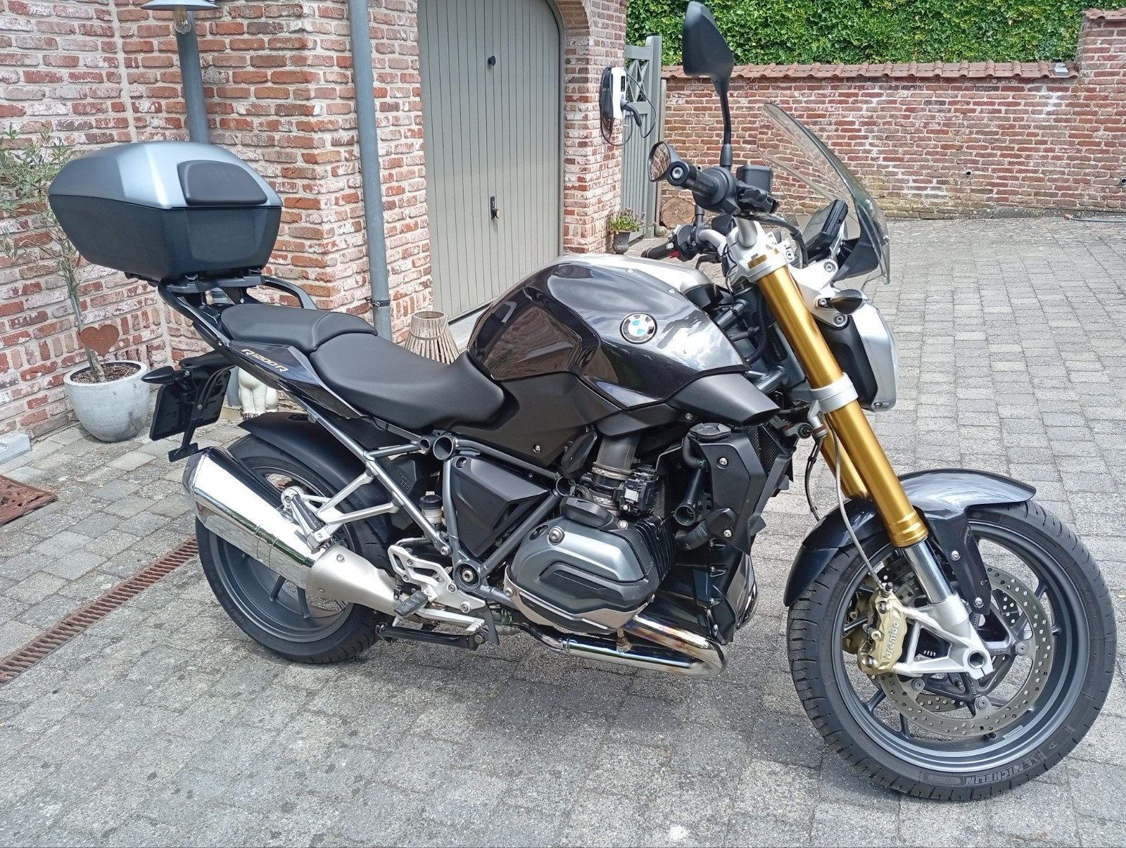 BMW R1200R LC slechts 5700 km, Motoren, Motoren | BMW, Particulier, Naked bike, 2 cilinders, Handvatverwarming