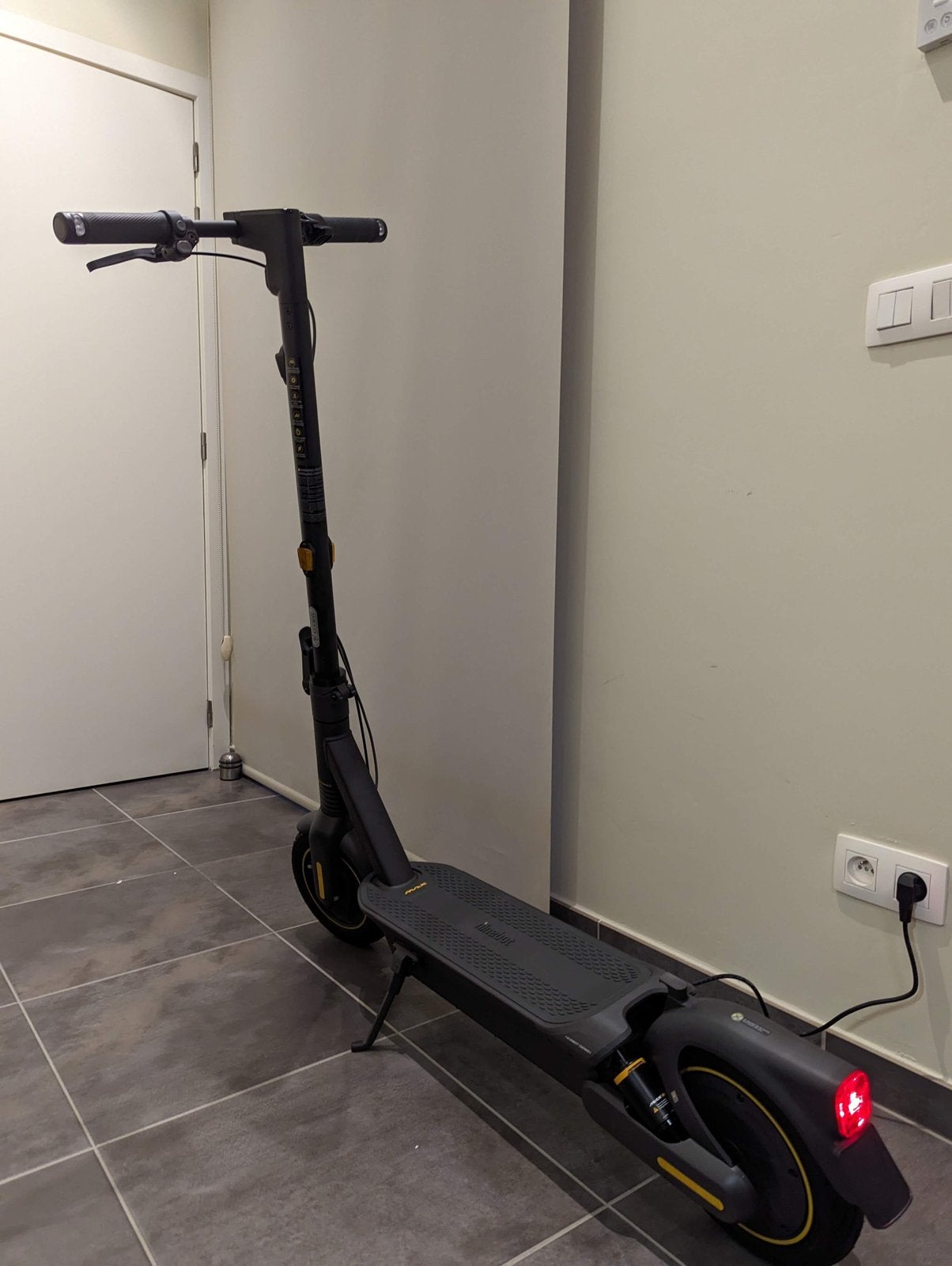 Ninebot Max G2 (kickscooter), Enlèvement, Comme neuf