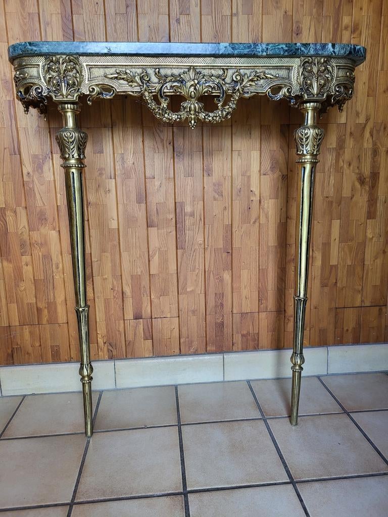 Wandtafel in groen marmer, Ophalen, Metaal
