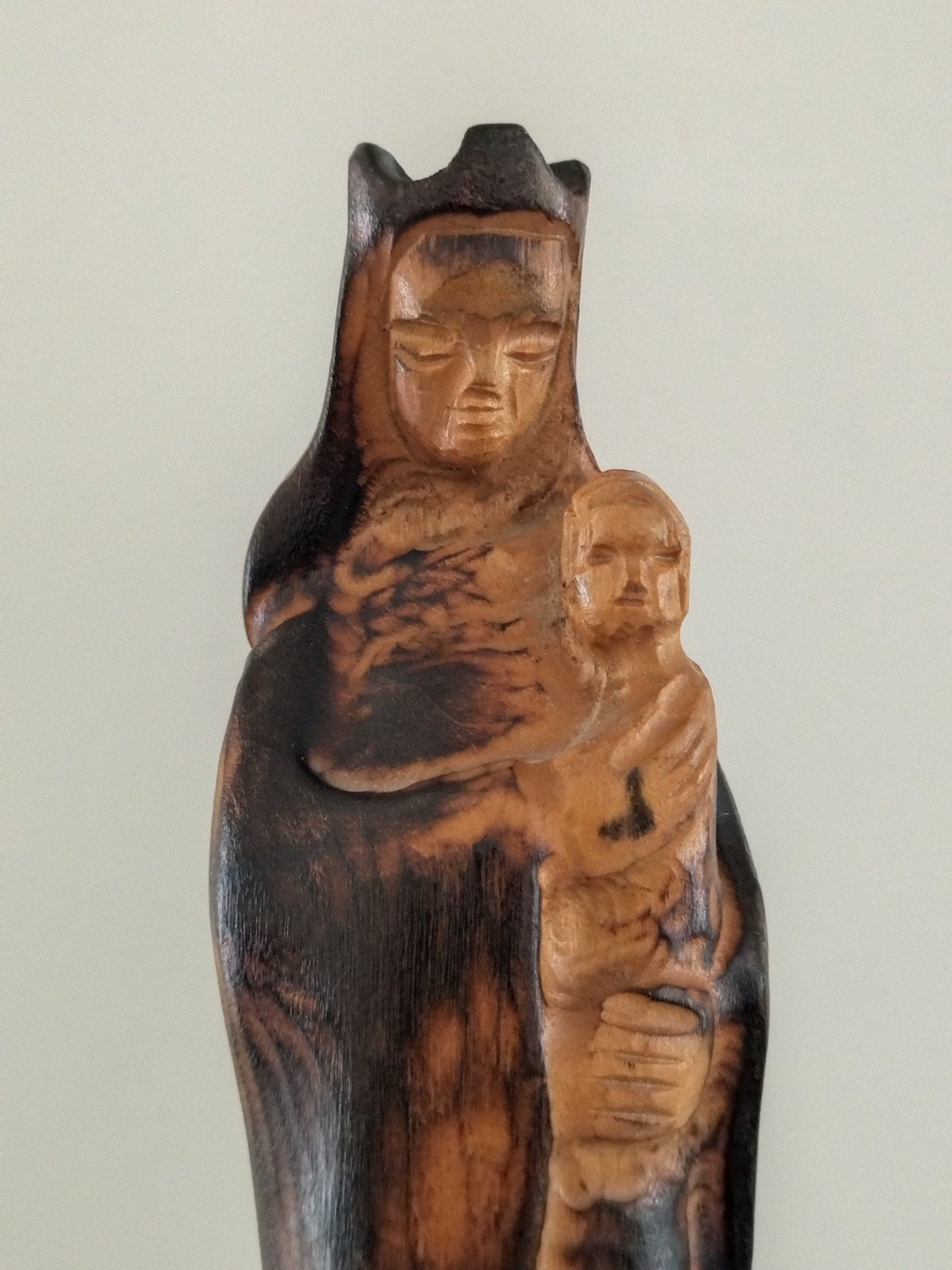 Statue Vierge à l’Enfant bois sculpté milieu du XXe siècle–, Enlèvement ou Envoi, Bois, Massif