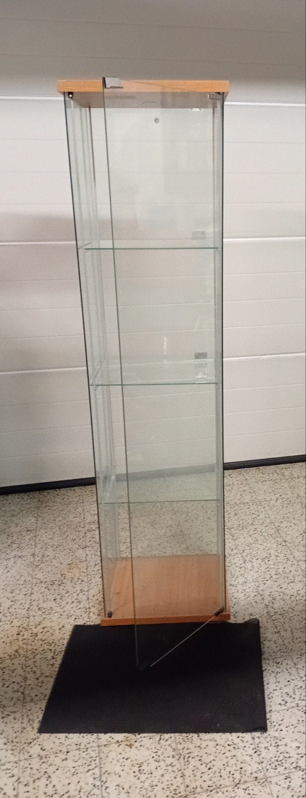 armoire en verre avec 3 étagères : 1 x 65 de haut, 0,40 de l, Enlèvement