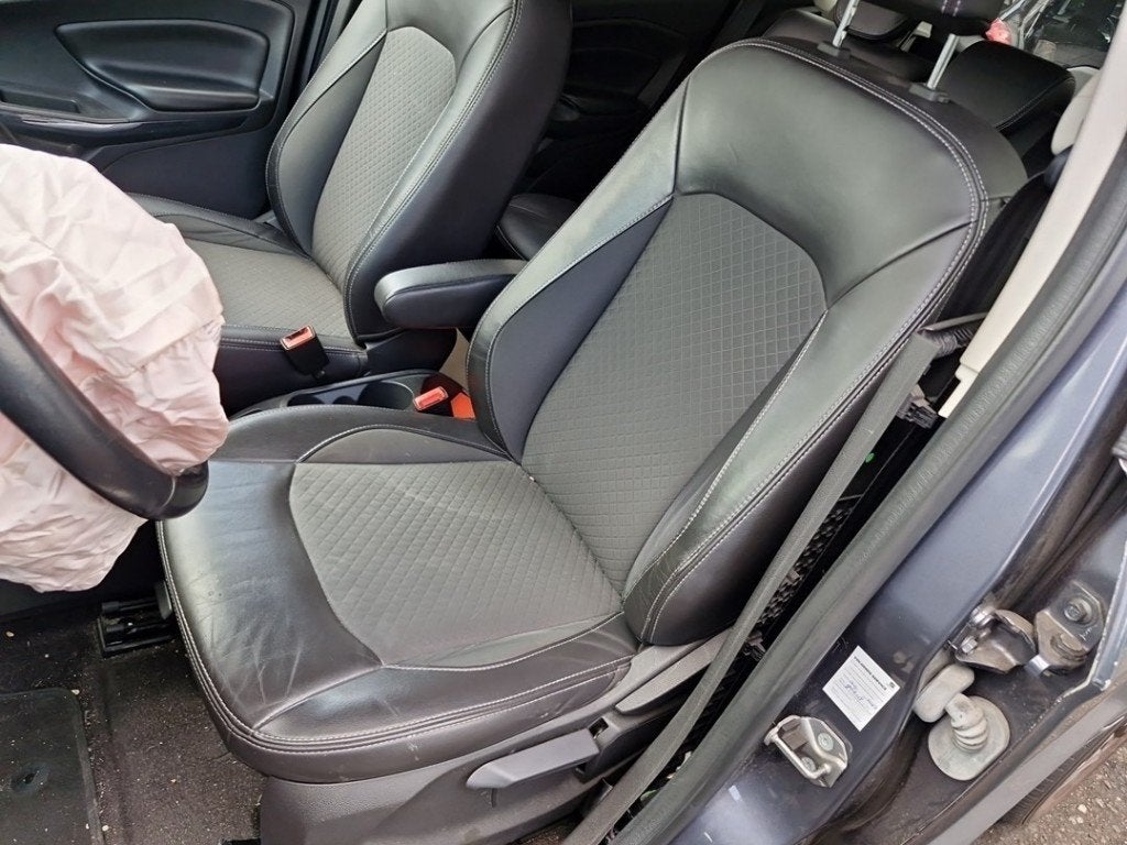 STOEL LINKS VOOR Ford EcoSport (JK8) (01-2013/12-2022), Gebruikt, Henry-Ford-Straße  1
50735  Köln, DE, Ford-Werke GmbH, Kunden@ford.com