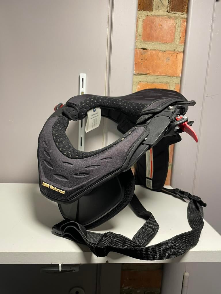 Neck Brace Bmw nouveau jamais utilisé, Autres marques, M, Autres types, Enlèvement