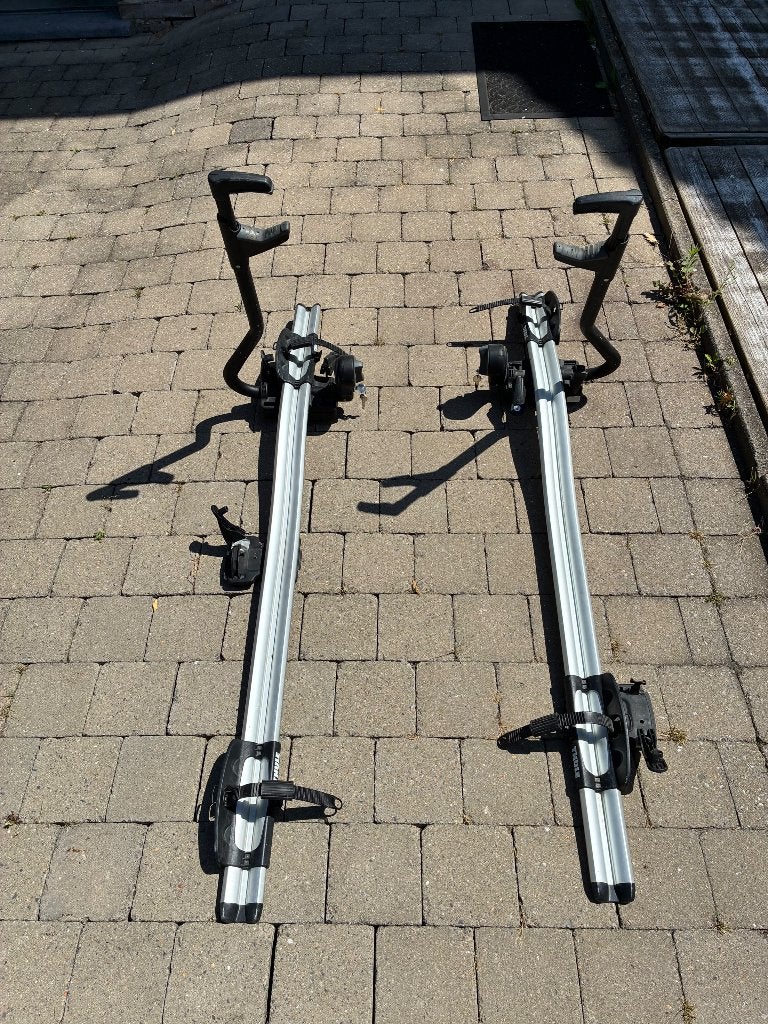 Porte vélo Thule pour galerie de toit, Autos : Divers, Porte-vélos, Pneus larges, Utilisé, Galerie de toit, Enlèvement