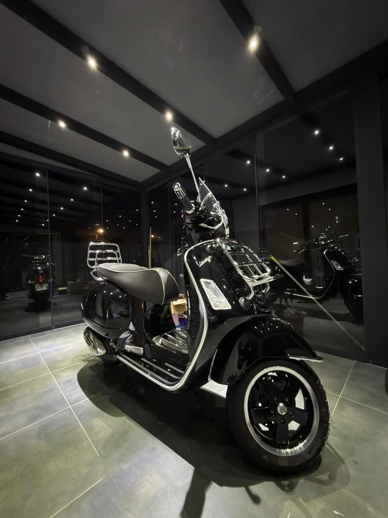 Vespa gts 300/125, Fietsen en Brommers, Scooters | Vespa, Ophalen, Overige modellen, 300 cc, Zo goed als nieuw