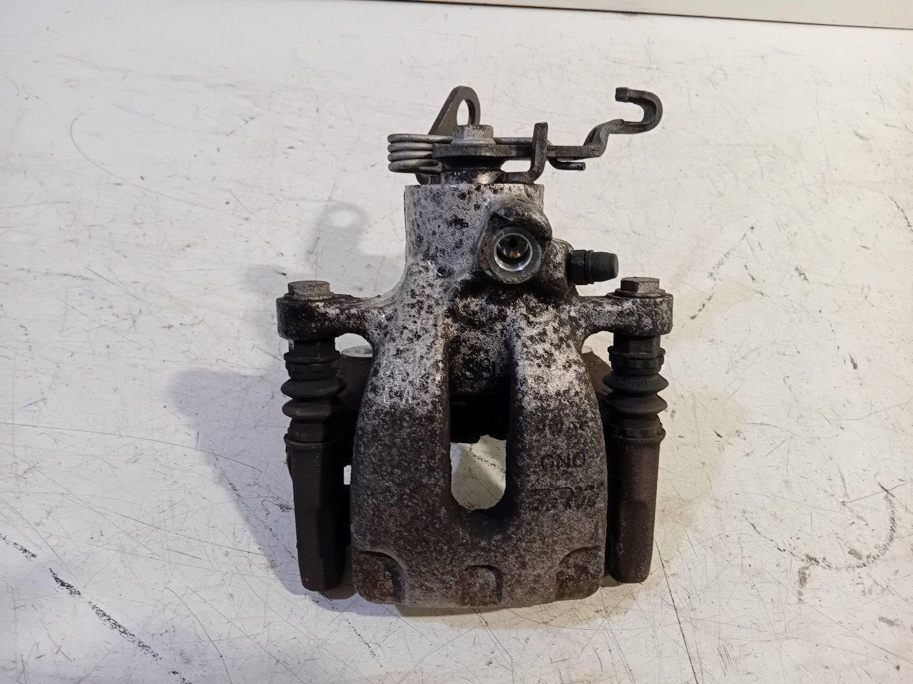 Remklauw links achter Skoda Octavia, Onderdelen@venauto.nl, Van der Ven Autorecycling B.V., Gebruikt, Ettenseweg 76, 4706 PB Roosendaal, The Netherlands