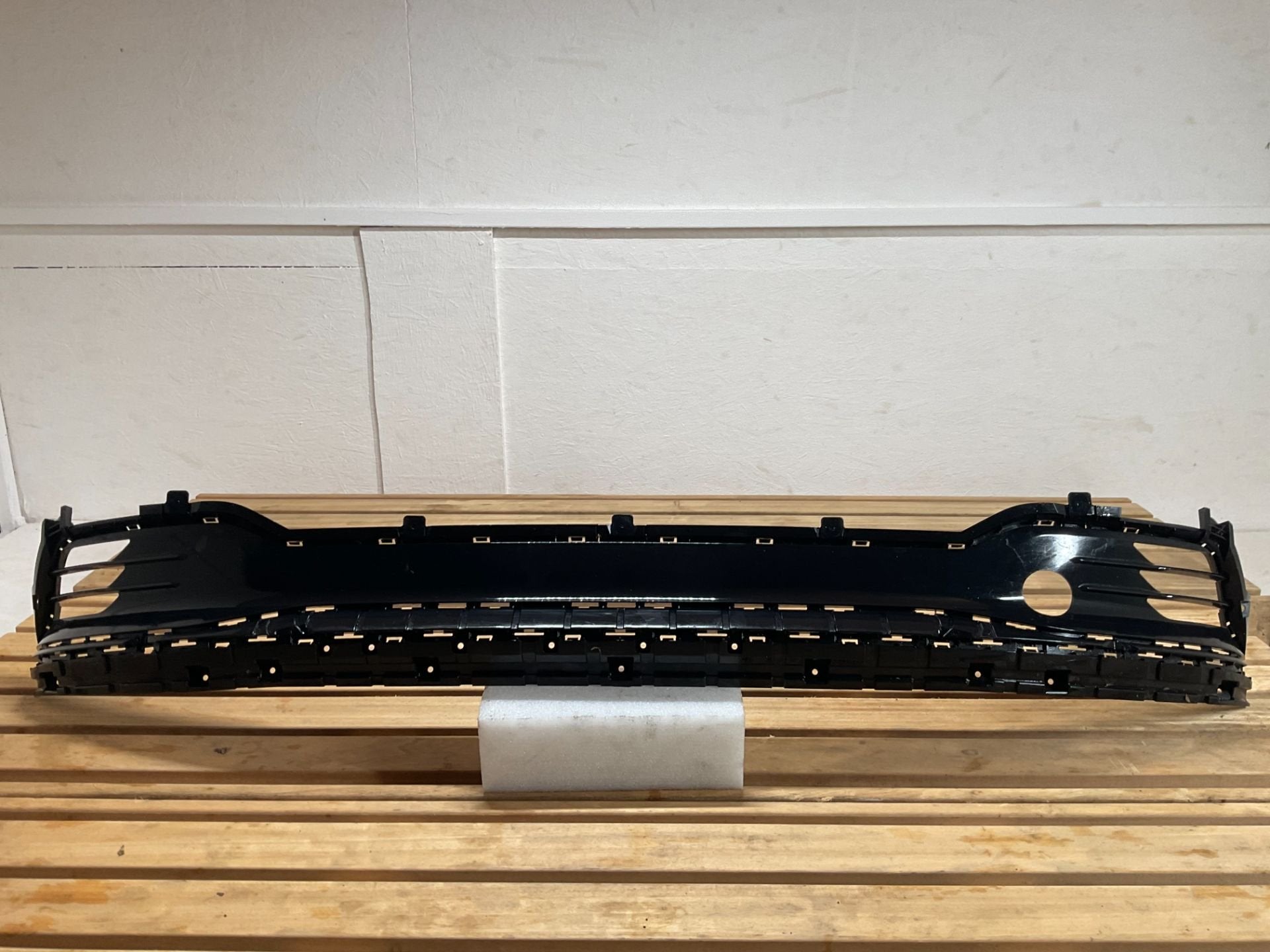 Achterbumper Diffuser MG MG4 EV 2022 P11610875 MG-067, Gebruikt, Bumper, SAIC Motor UK Technical Centre Limited, MG