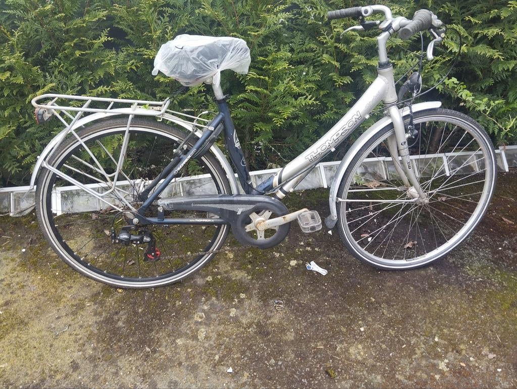 Vélo  Thomson — bon état, Fietsen en Brommers, Rachbaaj@yahoo.fr, 56 cm of meer, Zo goed als nieuw, 9 Avenue de hôpital français 1081