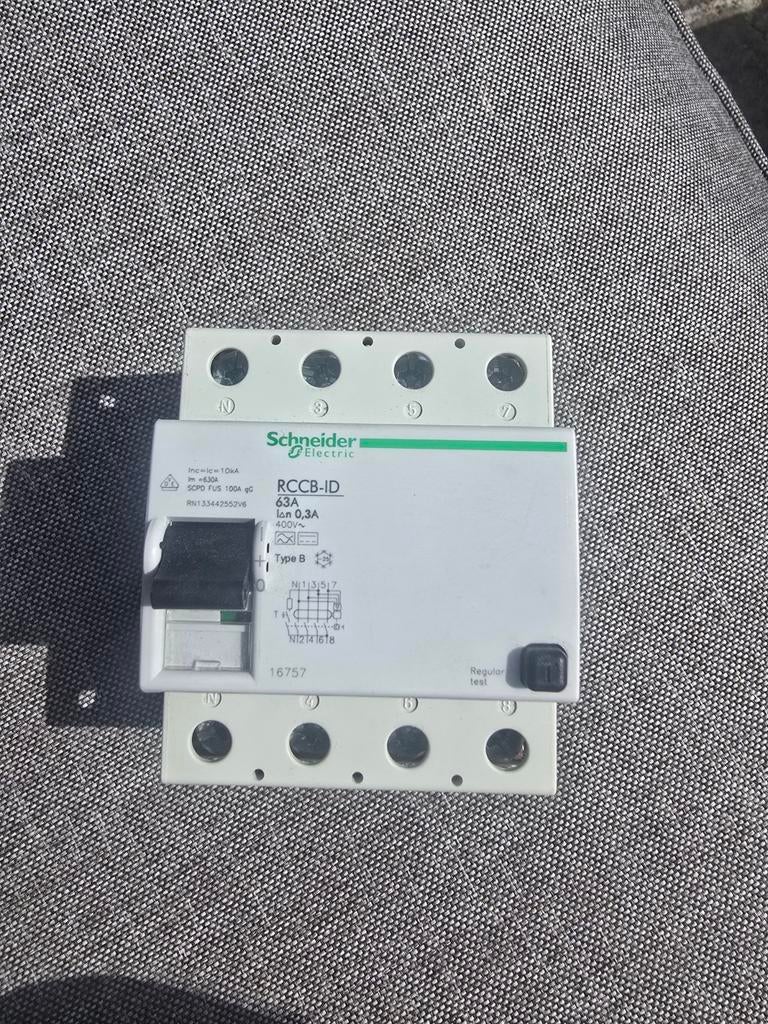 Schneider Electric differentieel Type B 63A 4P 300mA – nieuw, Doe-het-zelf en Bouw, Ophalen of Verzenden