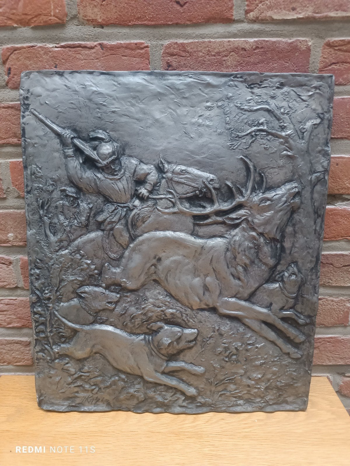 Bas-relief en étain - Scène de chasse par H. Kahle (36x42cm), Antiquités & Art, Art | Sculptures & Bois, Enlèvement, Scène