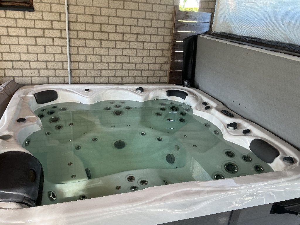 Jacuzzi City Lake, Jardin & Terrasse, Bains à remous et Spas, Comme neuf, Fixé, Couverture, Enlèvement