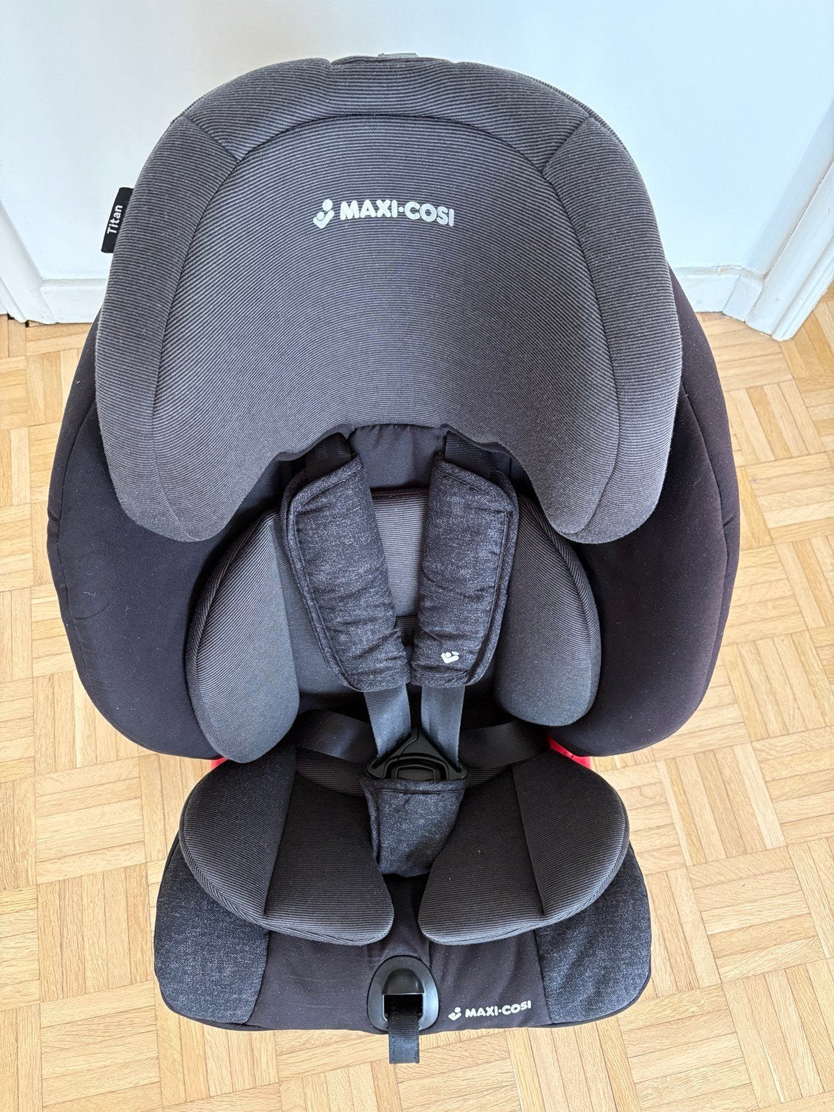 Maxi Cosy Titan autostoel in uitstekend staat, Ophalen, Isofix