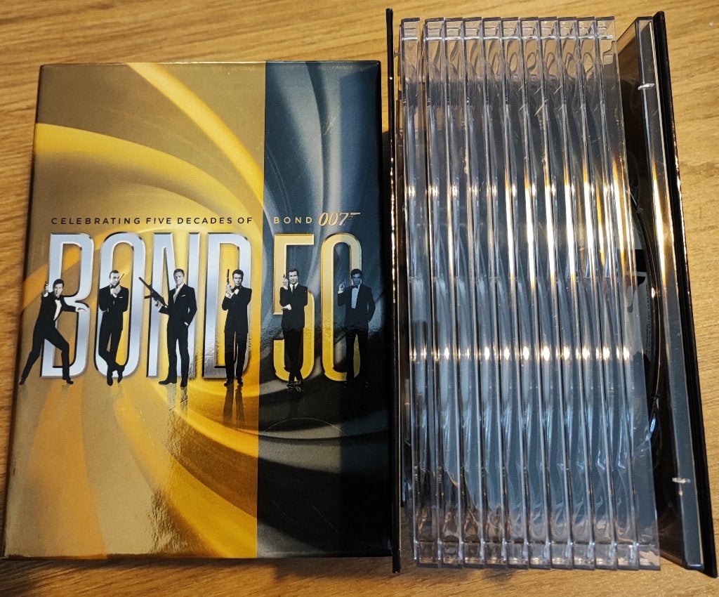 James Bond 50 DVD box set + extra DVD Skyfall, Vanaf 16 jaar, Speciale editie, Ophalen of Verzenden, Zo goed als nieuw