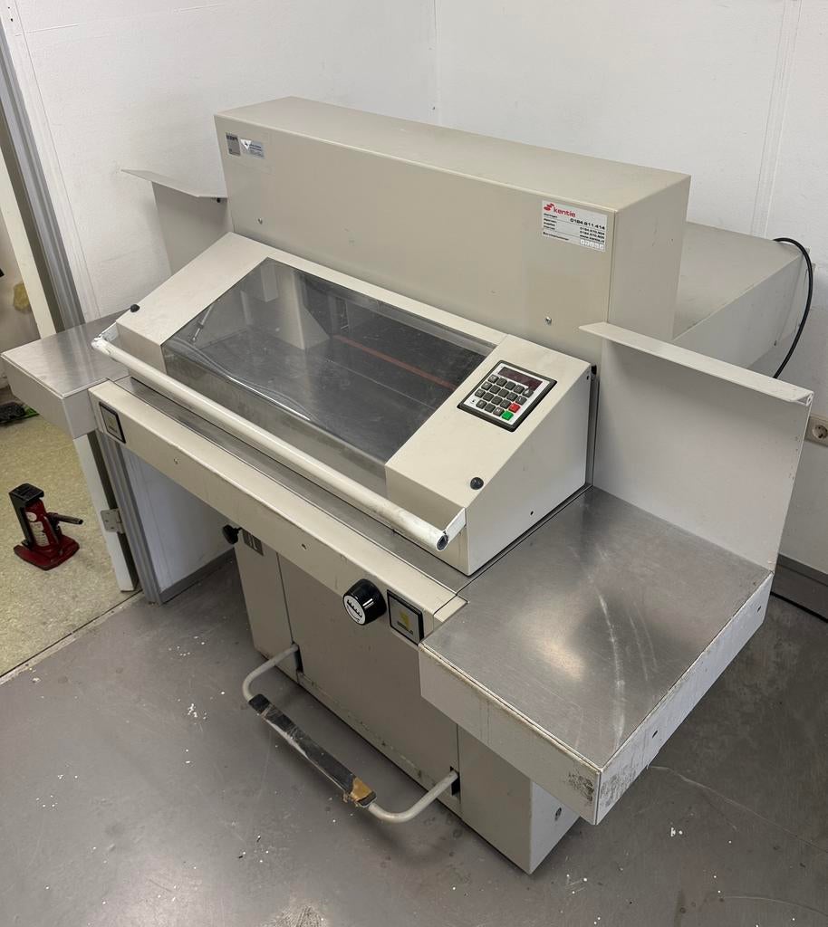 Machine de découpe de papier EBA 550, Enlèvement, Utilisé