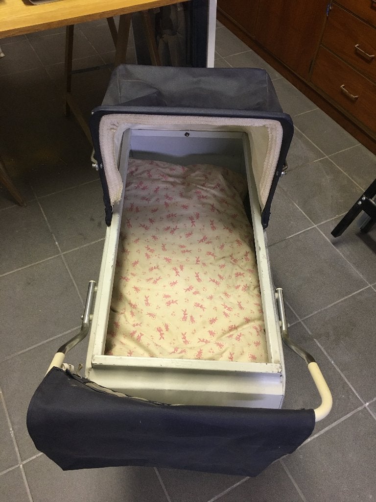 Poussette ancienne, Enlèvement
