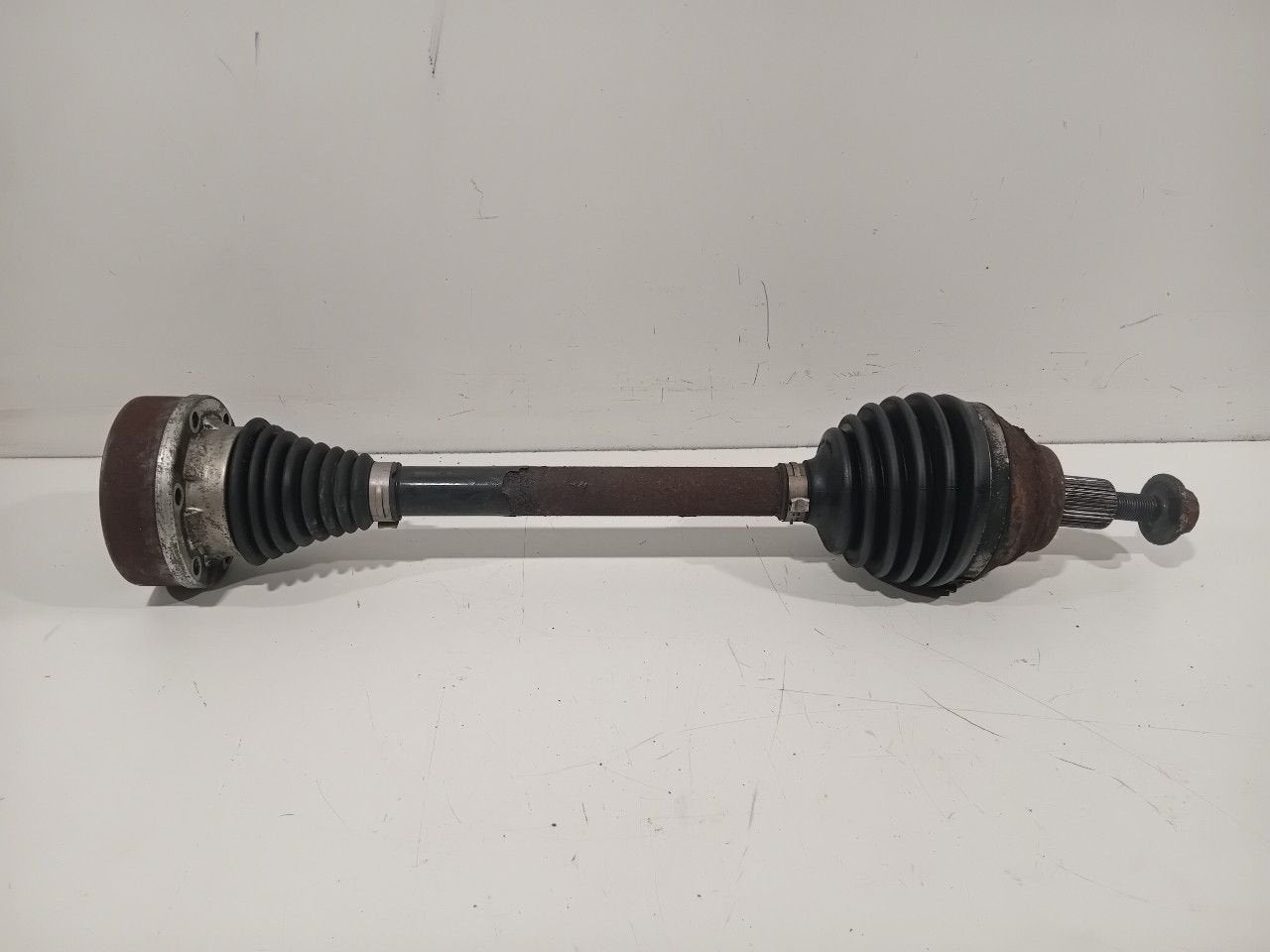 Aandrijfas links voor Volkswagen Golf, Onderdelen@venauto.nl, Van der Ven Autorecycling B.V., Ettenseweg 76, 4706 PB Roosendaal, The Netherlands