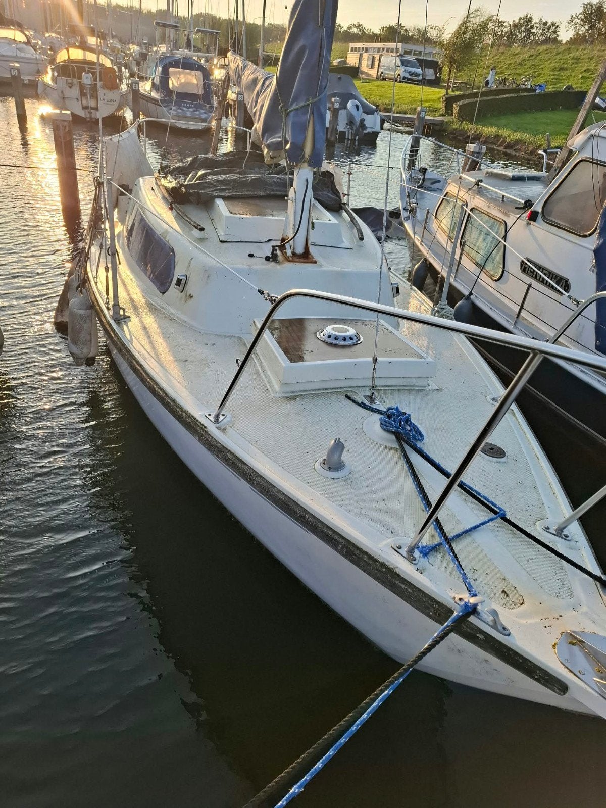 GRATIS over te nemen! zeilboot met buitenboordmotor., Ophalen