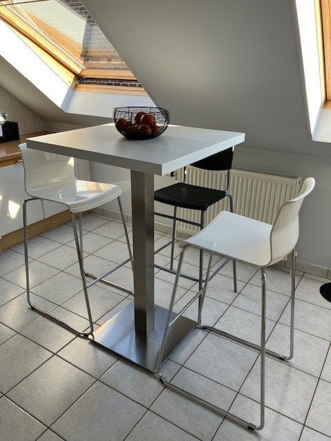 Table haute et ses 3 chaises, Maison & Meubles, Quatre personnes, Enlèvement, 50 à 100 cm, Moderne
