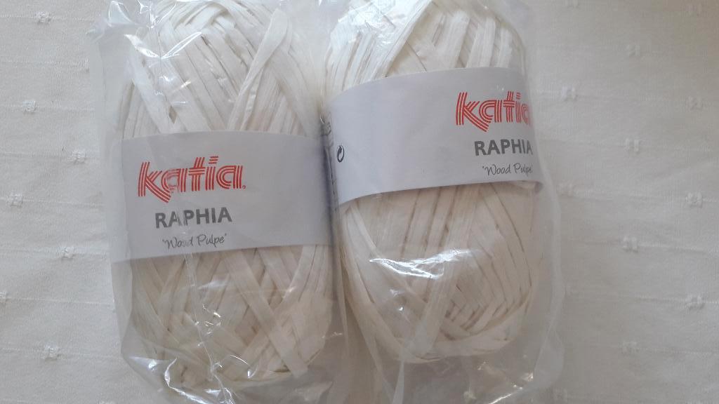 Raphia wood pulpe, katia garen, 2 bollen creme (81), Hobby en Vrije tijd, Breien en Haken, Ophalen of Verzenden, Nieuw, Breien of Haken