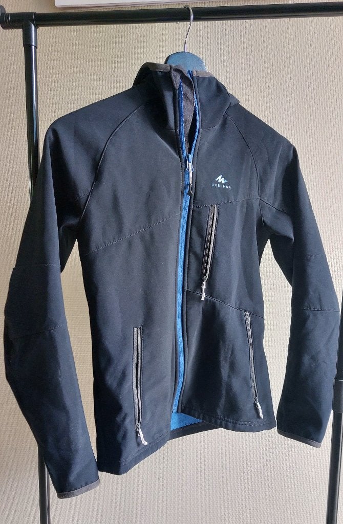 2 Softshel jassen Decathlon, Jongen of Meisje, Decathlon, Ophalen of Verzenden, Zo goed als nieuw