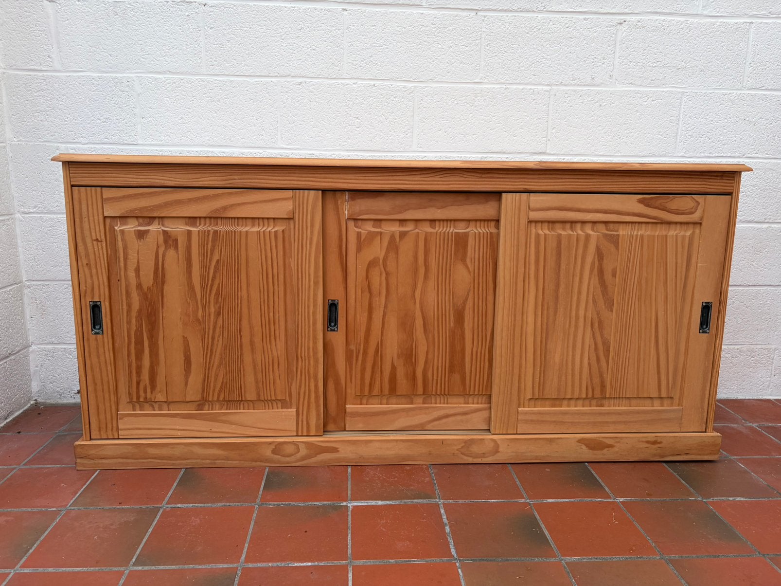 Vintage grenen dressoir, Ophalen, Gebruikt, Metaal