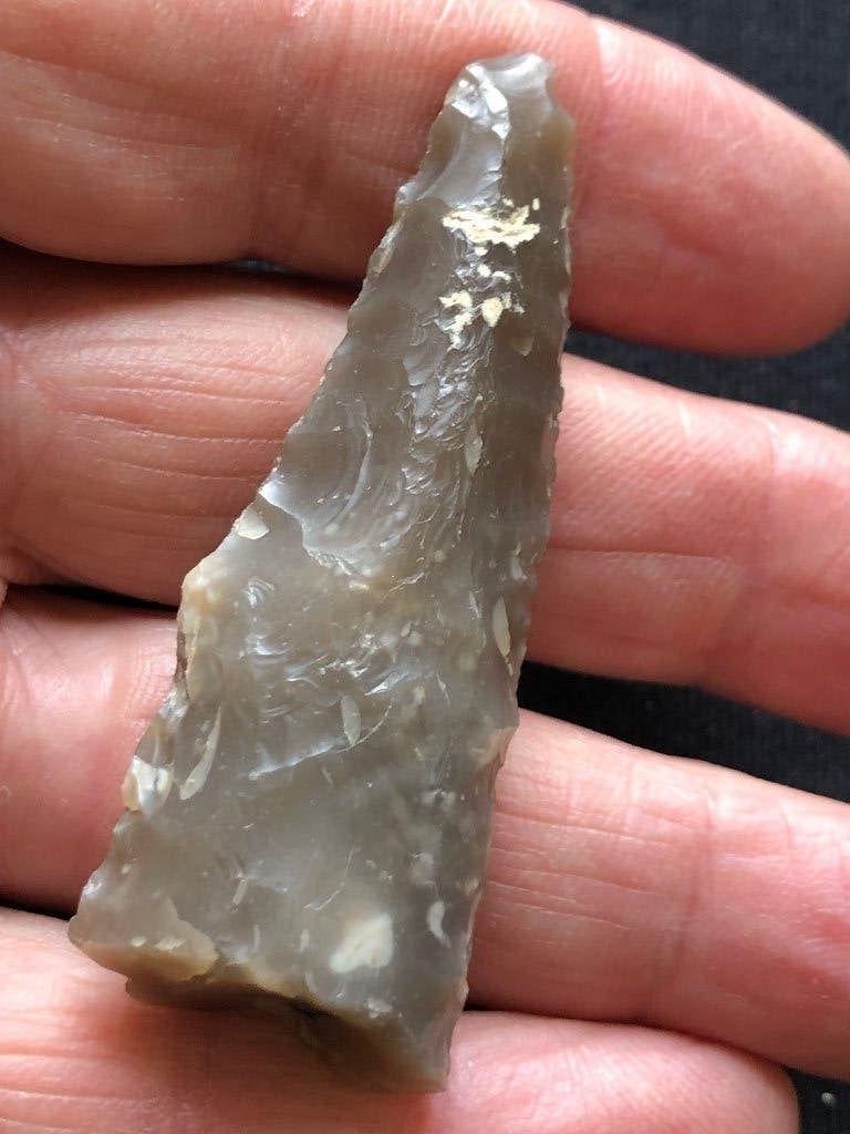 Bodemvondst Steentijd fraai DOLKJE 4000 jr. oud VUURSTEEN, Ophalen of Verzenden