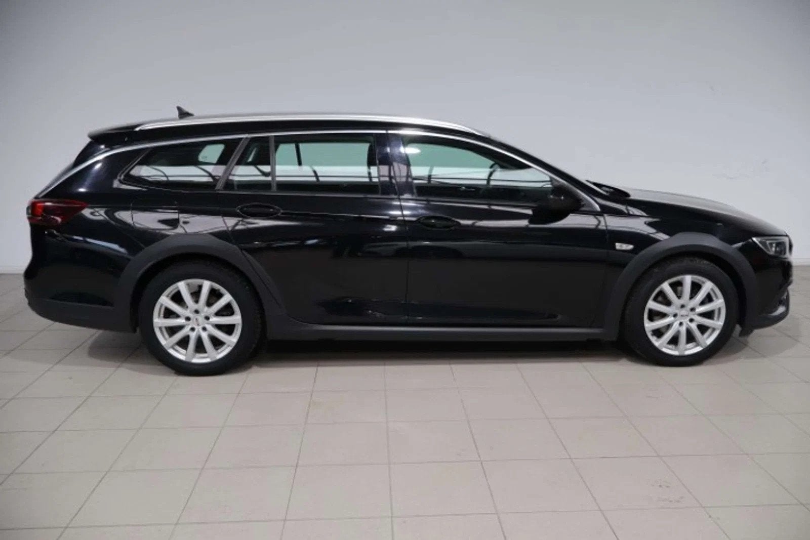 Opel Insignia Insignia Country Tourer 2.0 CDTI (bj 2018), Auto's, 4 cilinders, Zwart, 5 deurs, https://public.car-pass.be/vhr/65afe7d3-1ce4-4abf-babc-e31bddc197cc