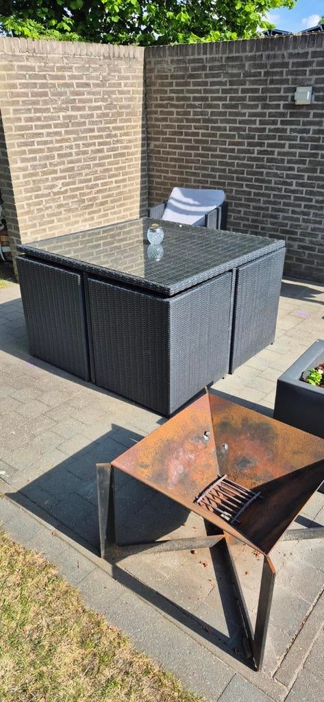 Tuin tafel met stoelen, Ophalen