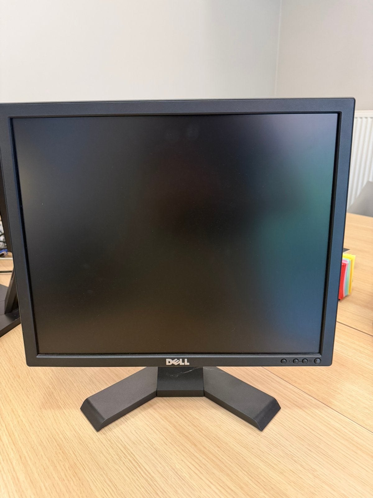Dell E190SF 19 inch LCD Monitor – 12801024 – VGA, Computers en Software, Ophalen, Gebruikt, 3 tot 5 ms, In hoogte verstelbaar