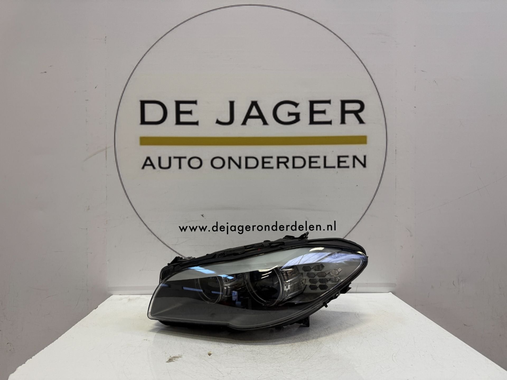 Phare avant gauche au x non pour BMW F10 F11 S RIE 5 1EL0101, Petuelring 130
80788  Munich, DE, Info@bmw.de, Utilisé, BMW