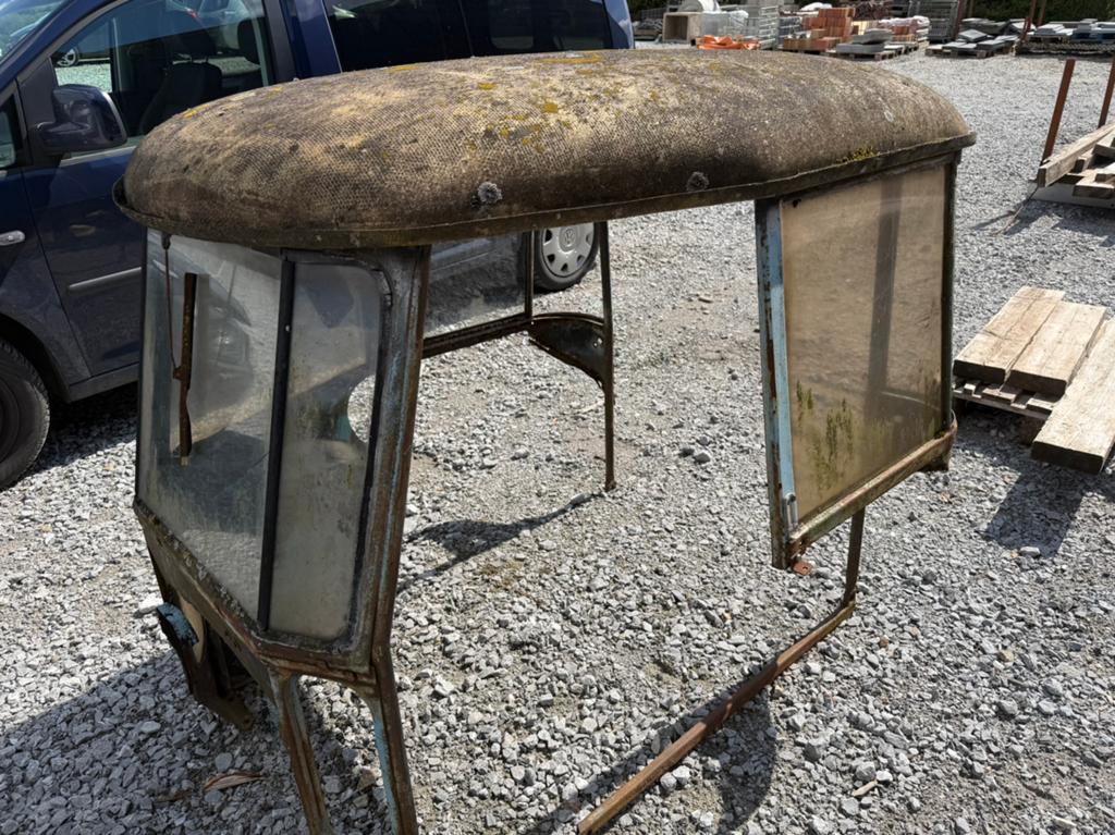Cabine a restaurer / pour pieces tracteur Zetor, Articles professionnels, Enlèvement