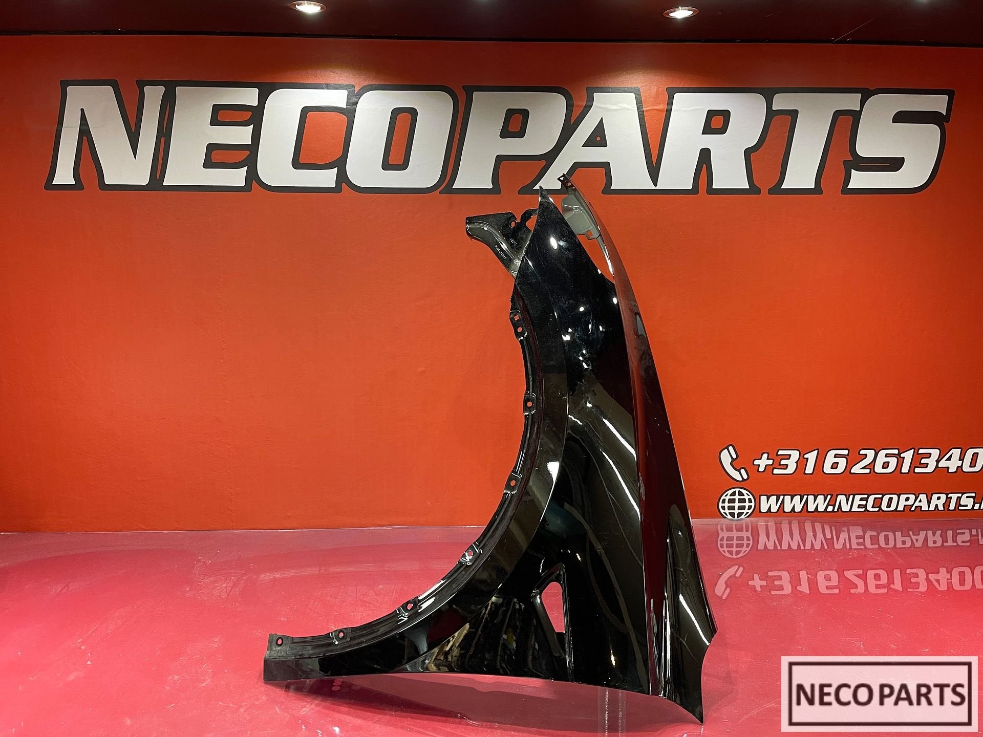 TESLA MODEL Y SPATBORD ZIJSCHERM LINKS ORIGINEEL, Gebruikt, Overige automerken, -, Ophalen of Verzenden