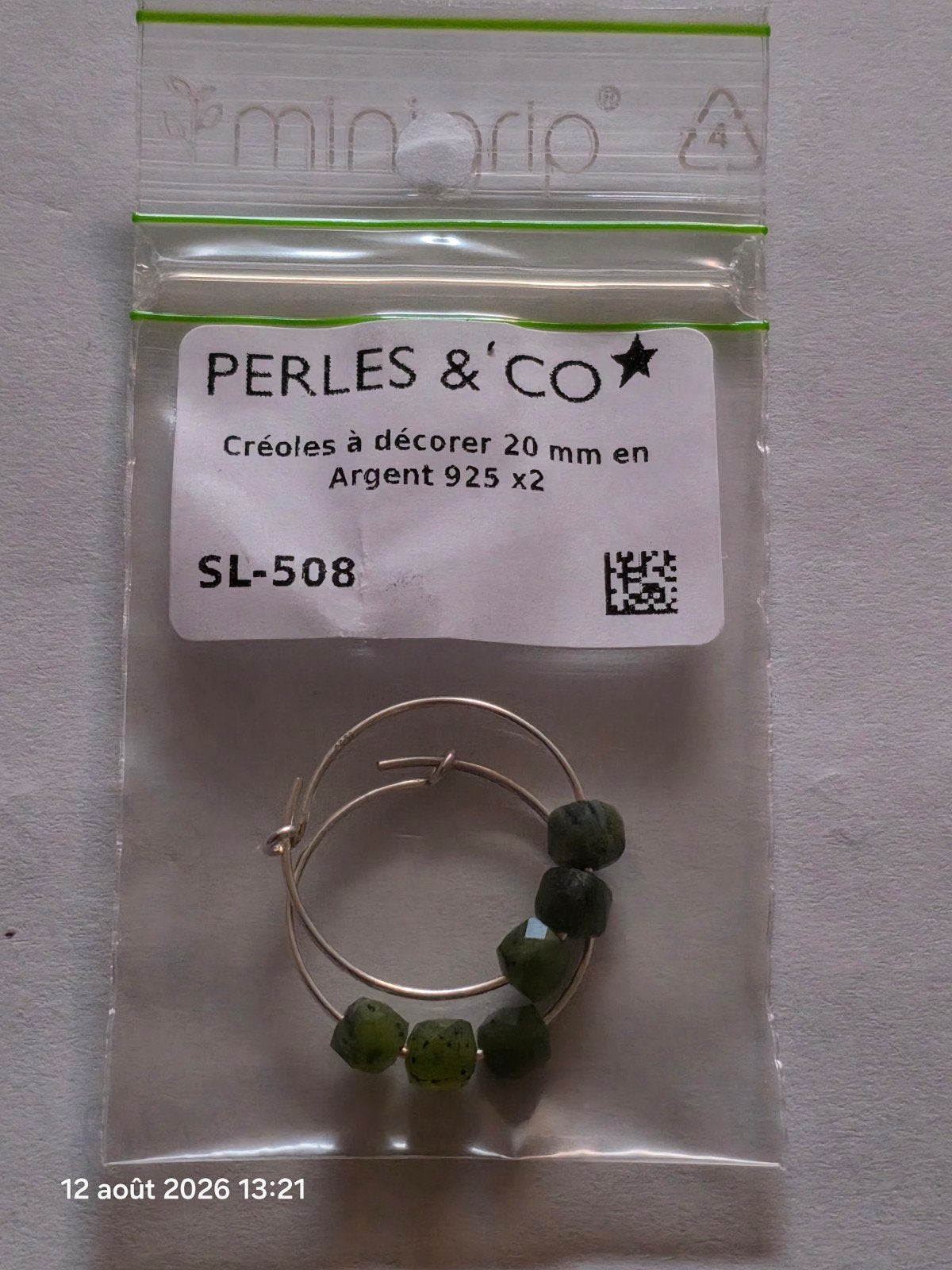 Sterling zilveren oorbellen met smaragdgroene kralen, Handtassen en Accessoires, Oorbellen, Ophalen, Nieuw, Met edelsteen, Zilver