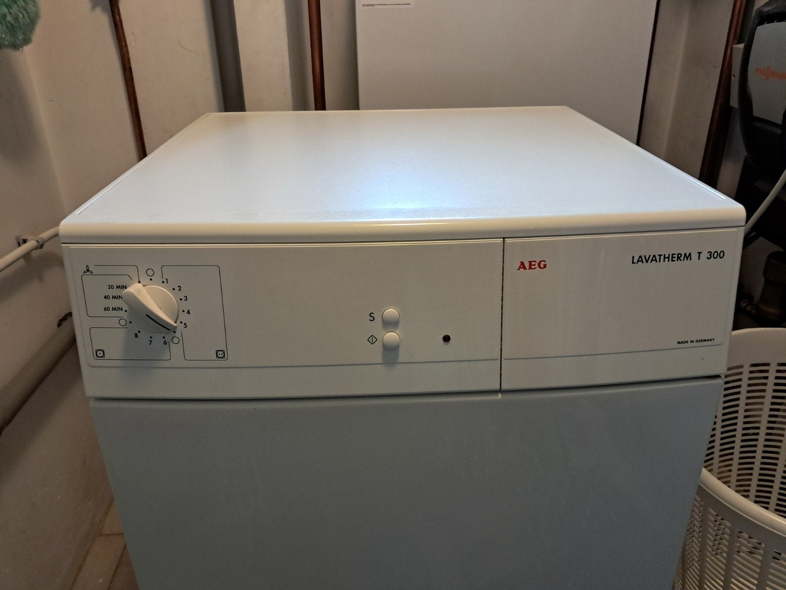 Séchoir AEG Lavaterm 300 à vendre, 6 à 8 kg, Chargeur frontal, Enlèvement, Utilisé