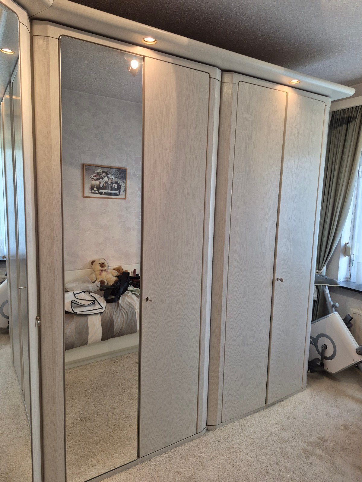 Kleerkast en 1persoonsbed  te koop, Ophalen, Met deur(en), 200 cm of meer, Zo goed als nieuw