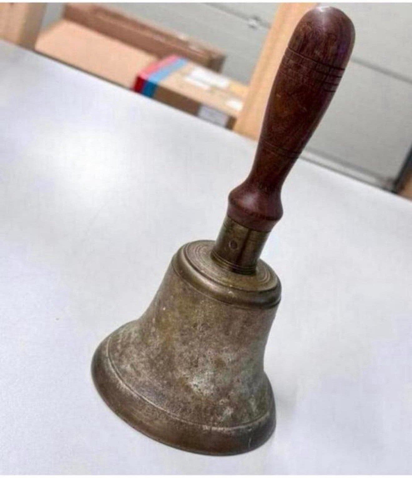 WWII Tweede wereld oorlog 1939 bel hout brons antiek curiosa, Ophalen of Verzenden