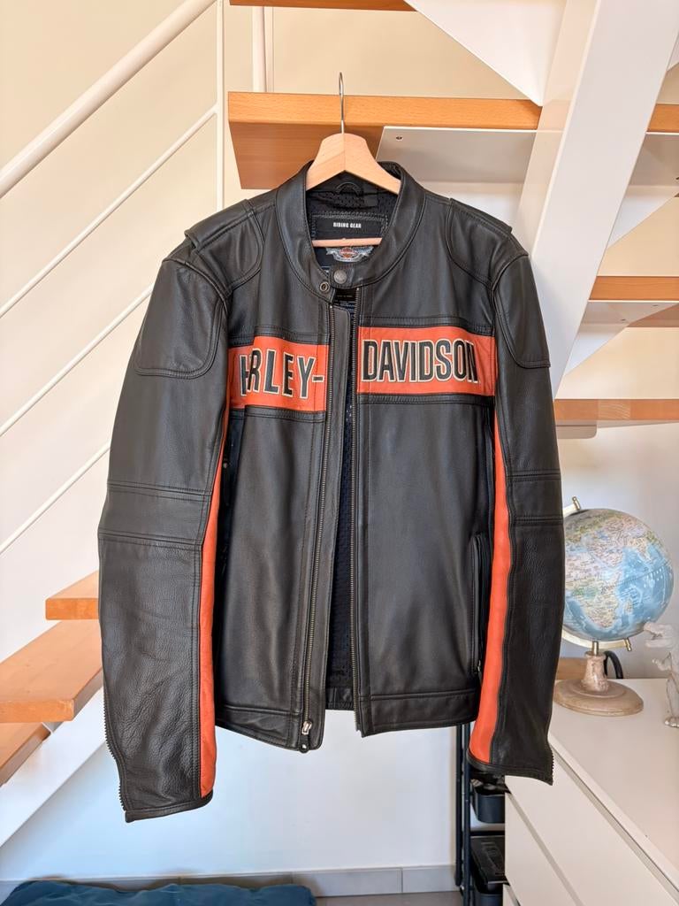 Leren motorjas Harley Davidson, Enlèvement