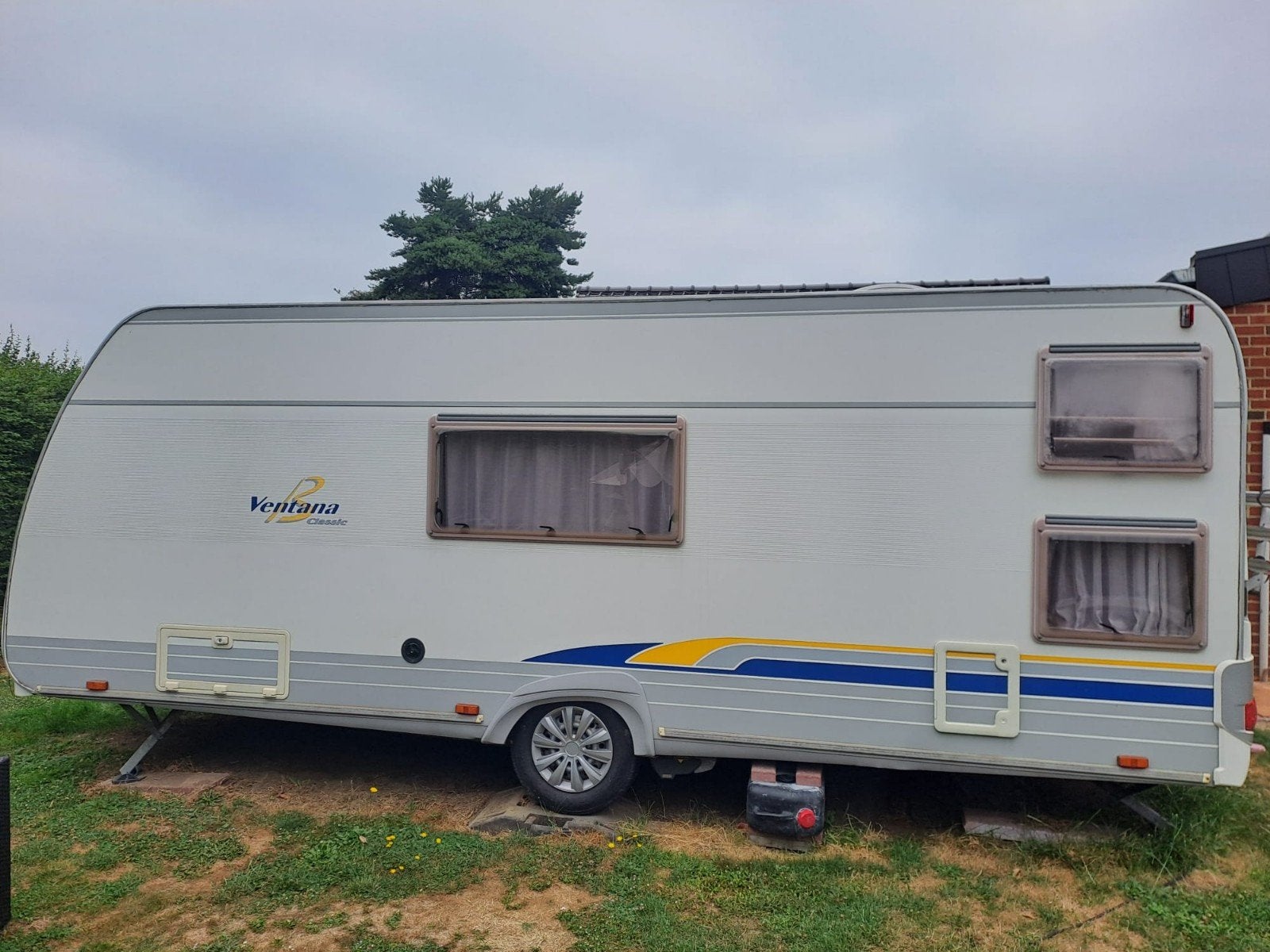 BURSTNER 6-persoons caravan met MOOVER en VOLLEDIGE LUIFEL, Caravans en Kamperen, Caravans, Particulier, Bürstner, Tot en met 6