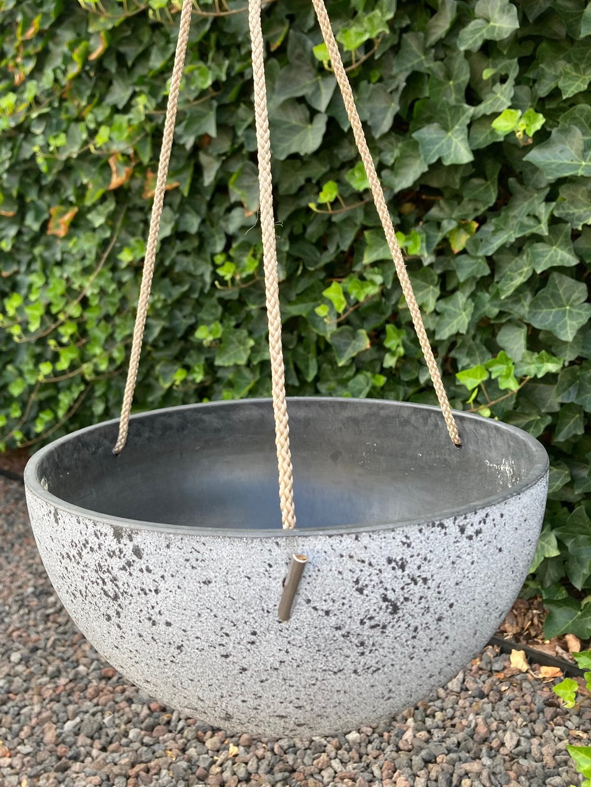 Twee stevige hangpotten en bloempot, Enlèvement, Utilisé