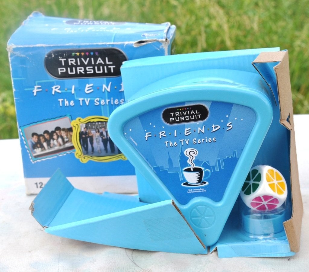jeu trivial pursuit friends  neuf juste boite abimée, Neuf, Trois ou quatre joueurs, Jeu de voyage, HASBRO