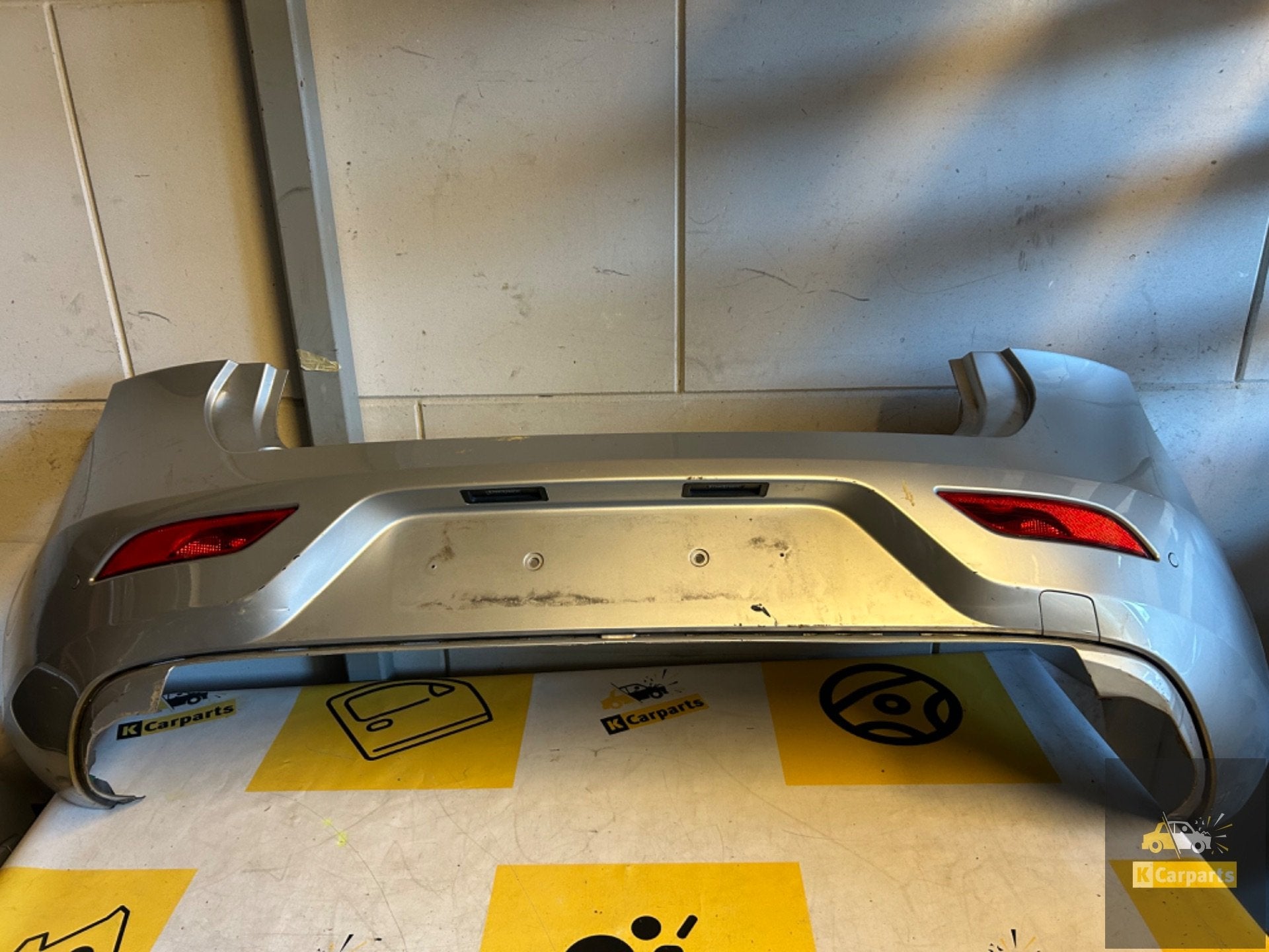 VOLVO V40 R-DESIGN l ACHTERBUMPER origineel bumper 31283750, Auto-onderdelen, Info@fabrikant.eu, Fabrikantstraat 1
1000 AA  Amsterdam, NL