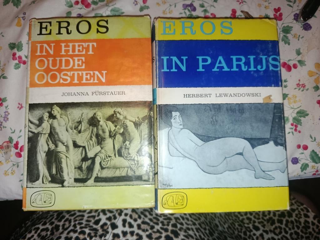 Twee oude boeken van een series "Eros", Boeken, Ophalen of Verzenden