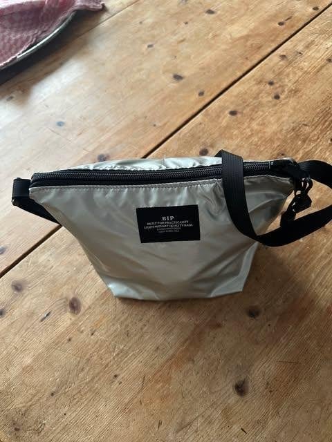 tas BIP light weight quality bag badsinprogress USA, Handtassen en Accessoires, Ophalen, Zo goed als nieuw, BIP, Grijs